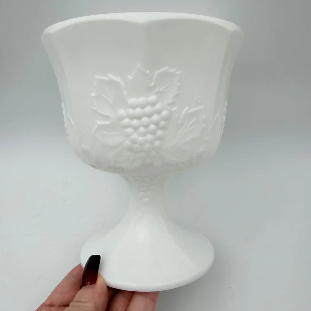 Vintage Milk Glass Grape‎ Pedestal Bowl Compote White Scalloped Dish